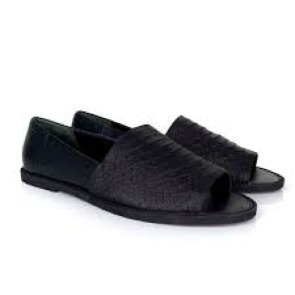 NIB Vince Isla Black Leather Open Toe Flats Size 10
